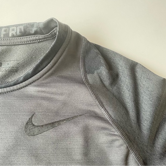 NIKE Pro Hyperwarm Long-Sleeve Shirt - Men's Fitted Size Medium - Picture 14 of 15